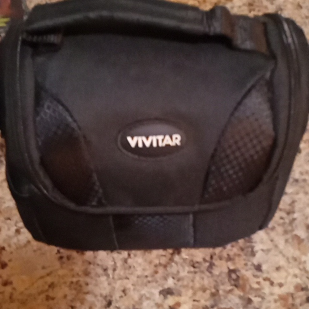 Polaroid Black Camera with Lens and Case - Picture 11 of 11
